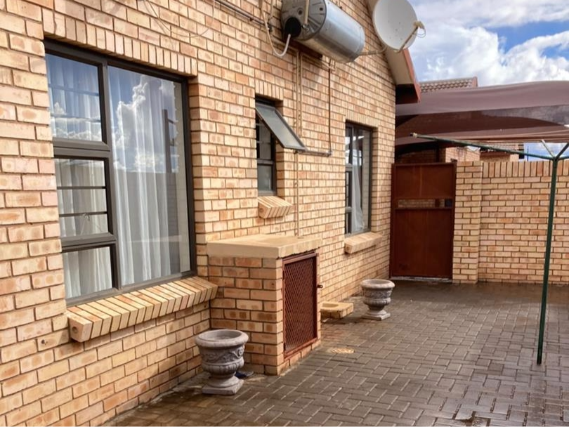 2 Bedroom Property for Sale in Cassandra Northern Cape